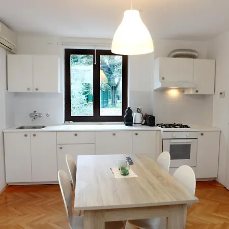 Warm And Comfy Piran Apartment With Parking! Exterior photo