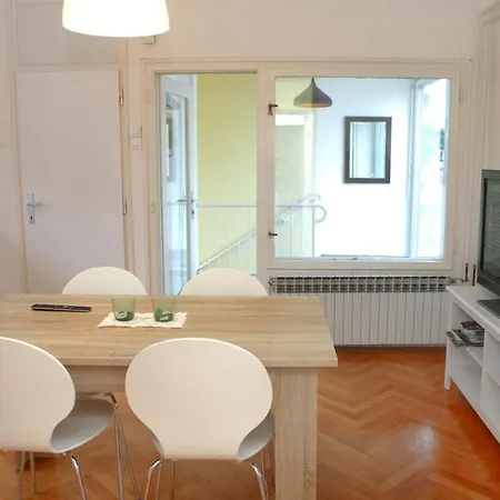 Warm And Comfy Piran Apartment With Parking! Exterior photo