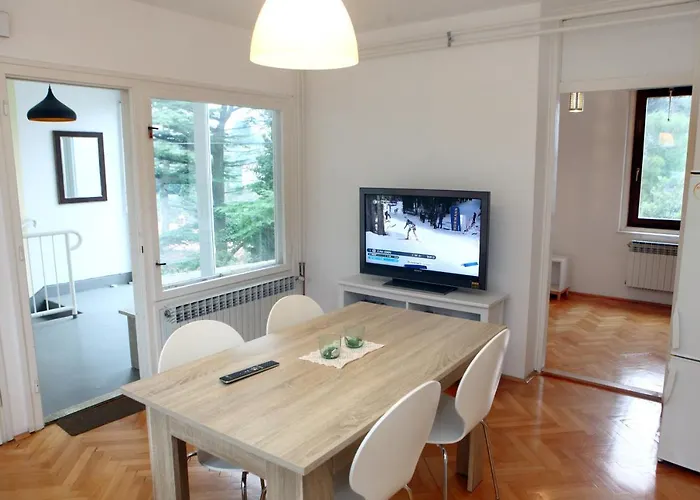 Warm And Comfy Piran Apartment With Parking!