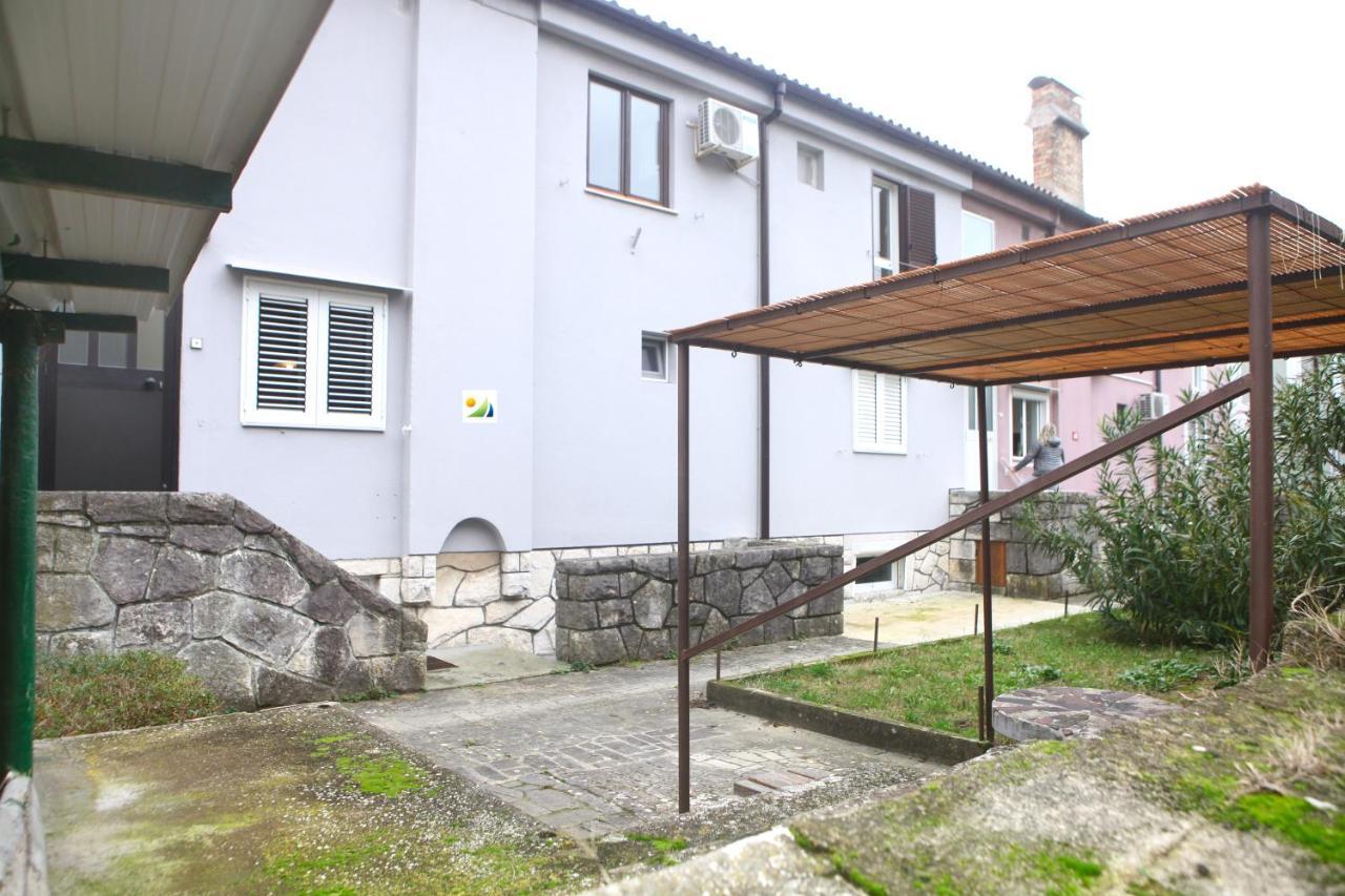 Warm And Comfy With Parking! * Piran