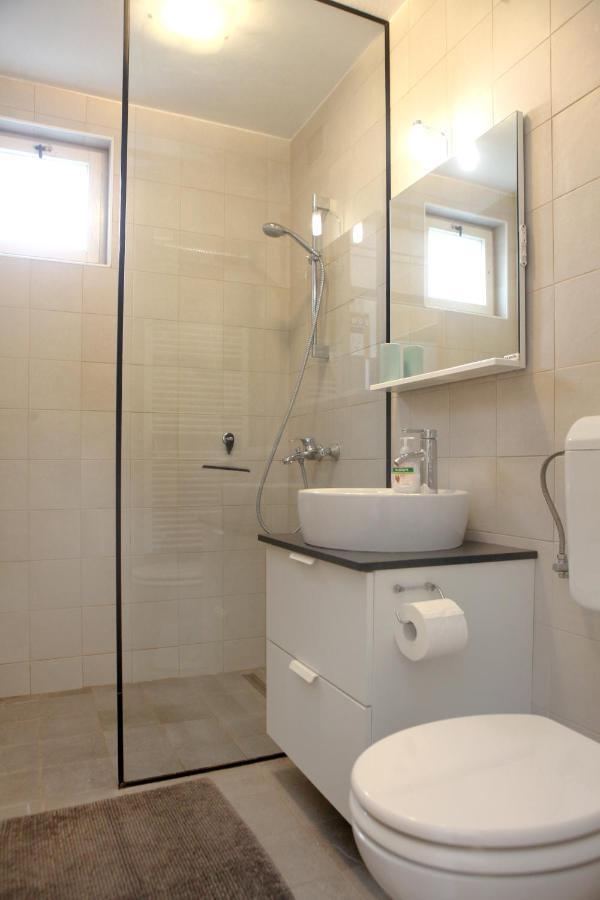 Warm And Comfy With Parking! Apartment Piran