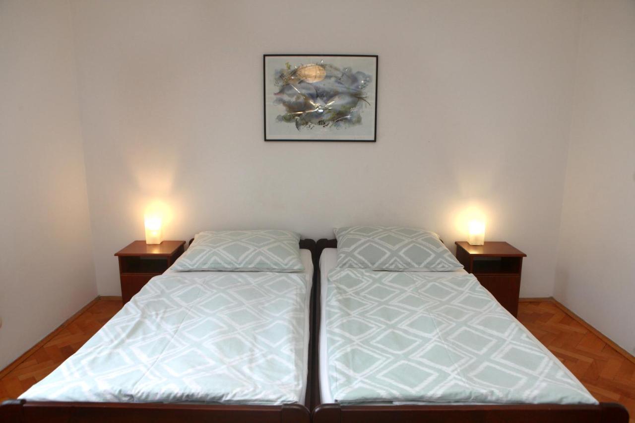 Warm And Comfy With Parking! Apartma *