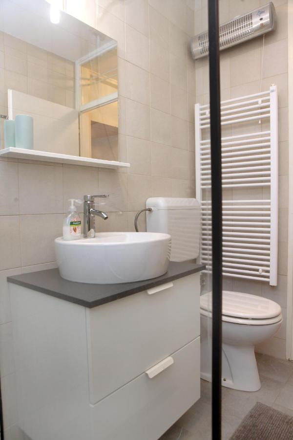 Apartment Warm And Comfy With Parking! *